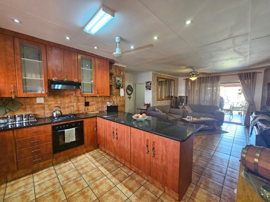 3 Bedroom Property for Sale in Oos Einde North West